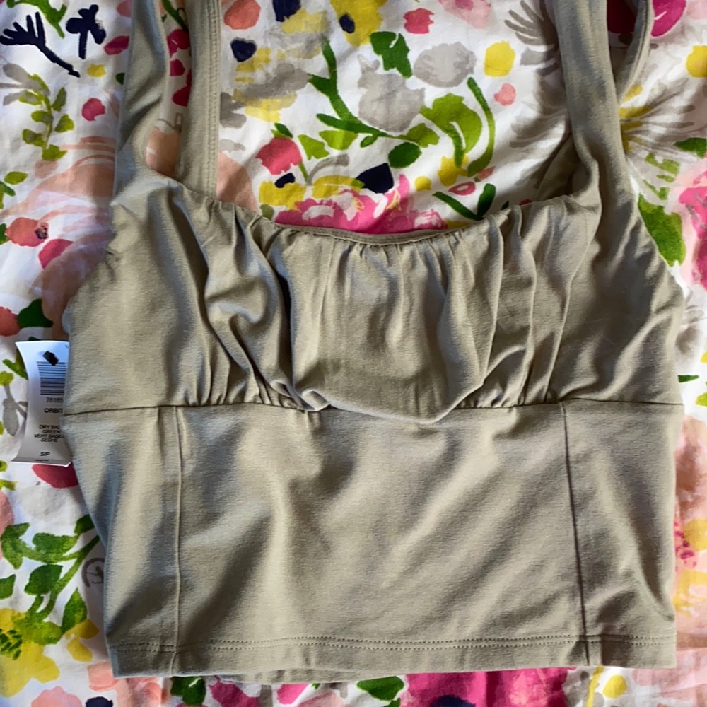 Aritzia Orbit Tank in Dry Basil (S)